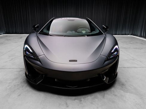 Used 2017 McLaren 570S RWD image 10