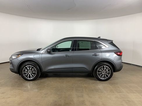 Used 2025 Ford Escape Base image 16