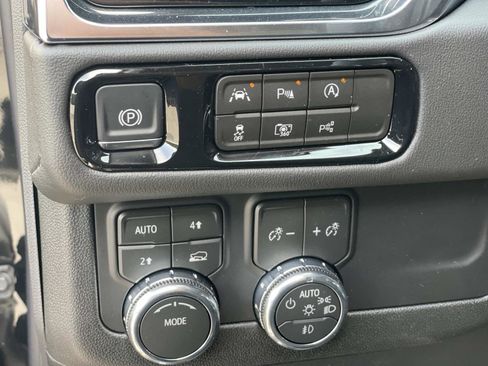 New 2026 GMC Yukon Elevation image 18