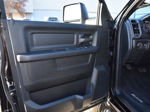 Used 2024 RAM 2500 Tradesman w/ Chrome Appearance Group image 22