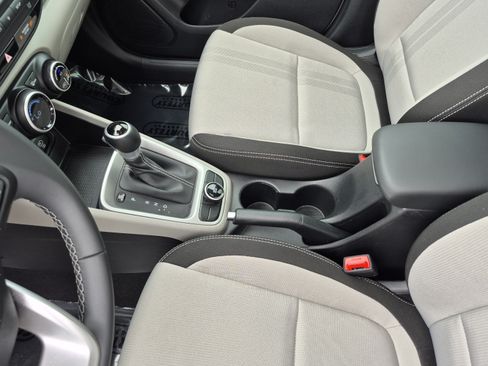 Used 2025 Hyundai Venue SEL FWD image 46