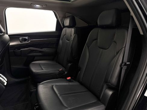 Certified 2023 Kia Sorento SX image 32