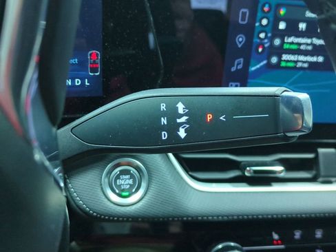 Used 2025 Chevrolet Equinox LT image 11