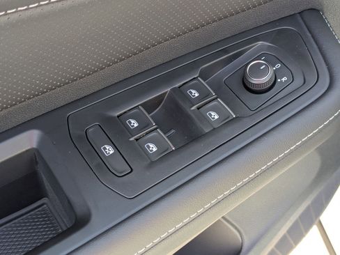 New 2026 Volkswagen Atlas SE image 13