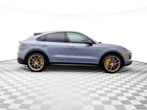 Certified 2022 Porsche Cayenne Turbo GT image 7