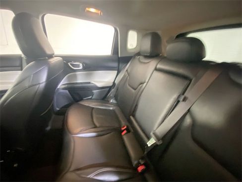 Used 2022 Jeep Compass Limited image 12