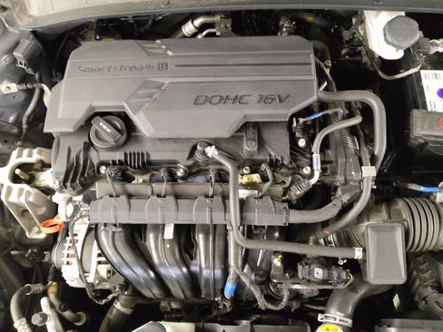 Used 2024 Hyundai Elantra SEL FWD image 30