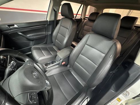 Used 2011 Volkswagen Jetta TDI FWD image 12
