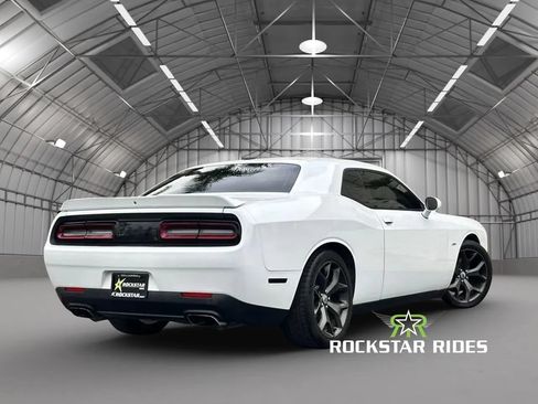 Used 2019 Dodge Challenger R/T RWD image 2