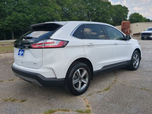 Certified 2024 Ford Edge SEL w/ Convenience Package AWD/4WD image 3