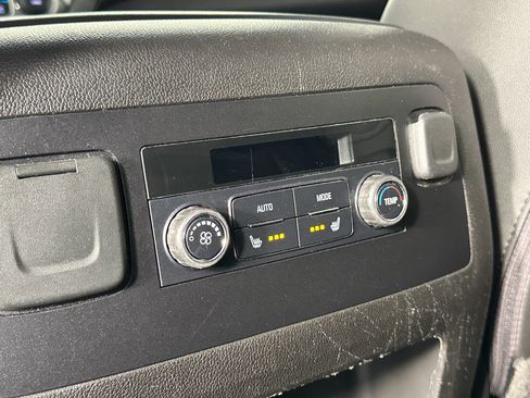 Used 2017 GMC Yukon XL SLT image 23