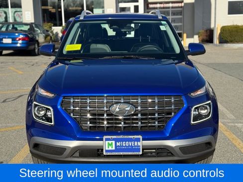 Used 2023 Hyundai Venue Limited image 9