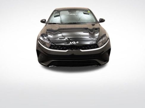 Certified 2024 Kia Forte LXS FWD image 2