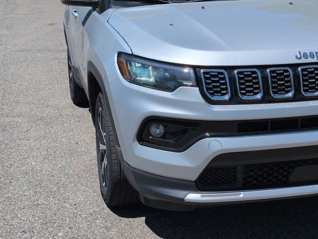 Used 2024 Jeep Compass Limited w/ Sun and Sound Group AWD/4WD image 9