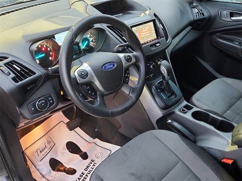 Used 2014 Ford Escape SE image 18