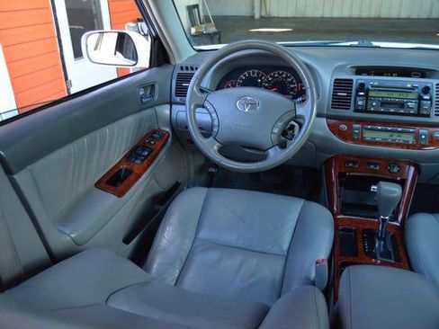 Used 2006 Toyota Camry XLE FWD image 42