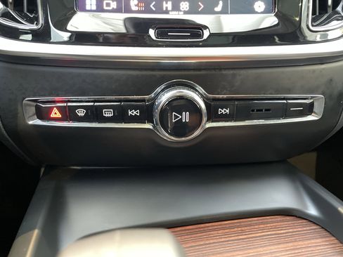 Used 2025 Volvo V60 B5 Cross Country Plus image 46