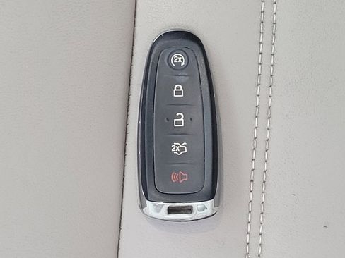 Used 2018 Ford Escape Titanium FWD image 32