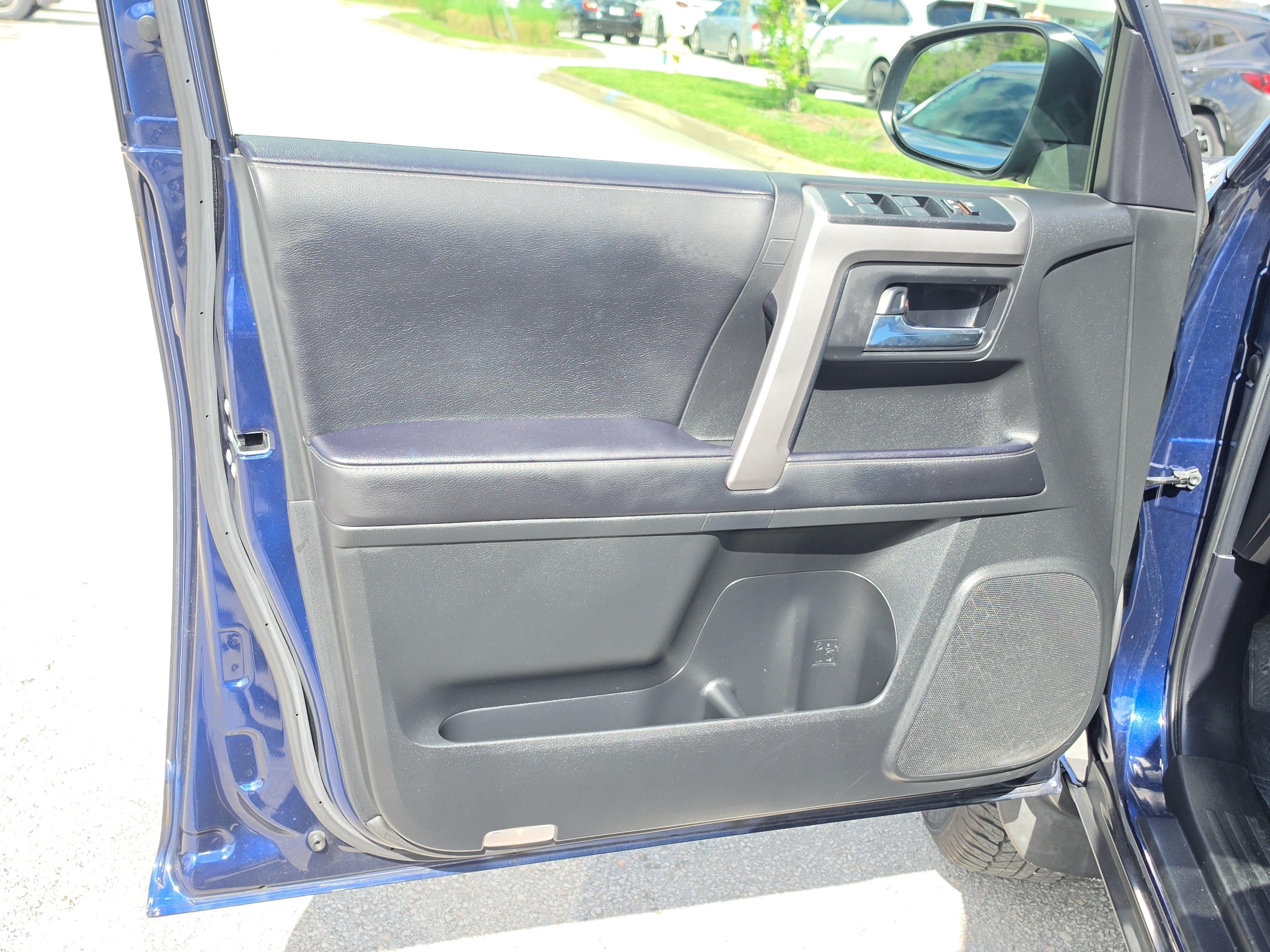 Used 2023 Toyota 4Runner SR5 Premium w/ Moonroof Package RWD image 16