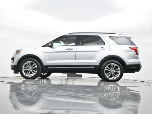 Used 2018 Ford Explorer XLT w/ Equipment Group 202A AWD/4WD image 54