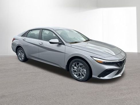 New 2026 Hyundai Elantra Blue image 40