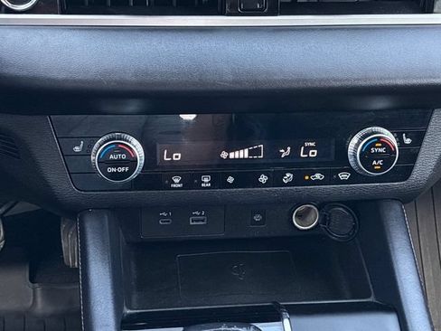 Used 2024 Mitsubishi Outlander SE AWD/4WD image 19