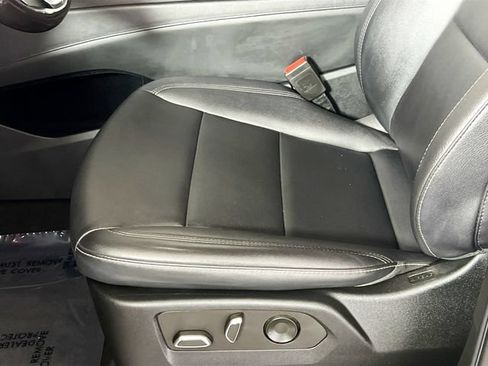 Used 2022 Cadillac Escalade Luxury w/ LPO, Floor Liner Package AWD/4WD image 24