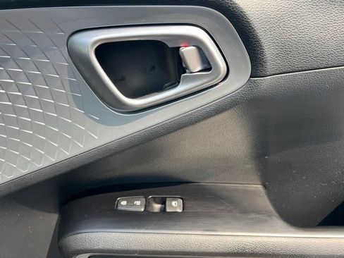 Used 2024 Kia Soul LX w/ Option Group 015 FWD image 28