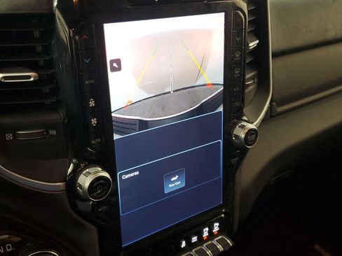 Used 2024 RAM 2500 Big Horn w/ Sport Appearance Package image 18