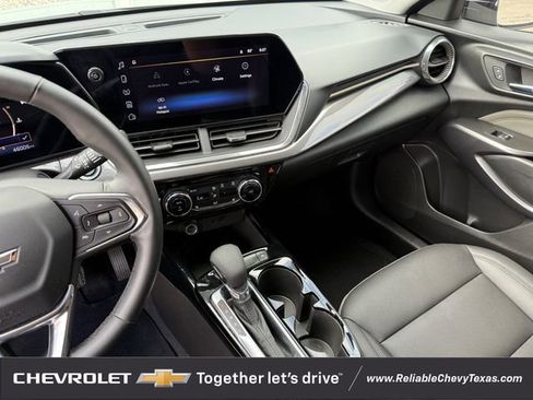 Used 2025 Chevrolet Trax ACTIV w/ Driver Confidence Package FWD image 18