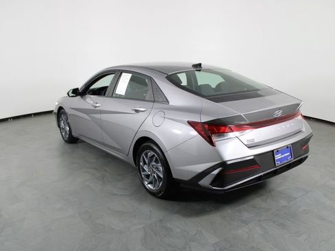 Certified 2024 Hyundai Elantra SEL FWD image 15