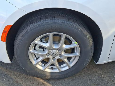 New 2026 Chrysler Voyager LX image 4