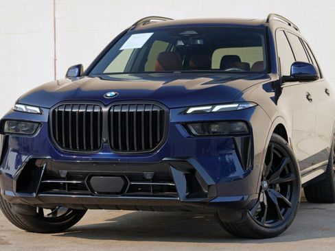 Used 2023 BMW X7 xDrive40i w/ Executive Package AWD/4WD image 3