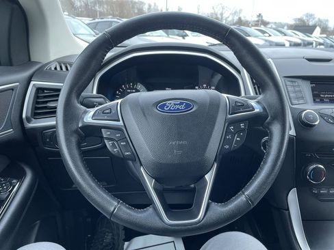 Used 2018 Ford Edge SEL image 17