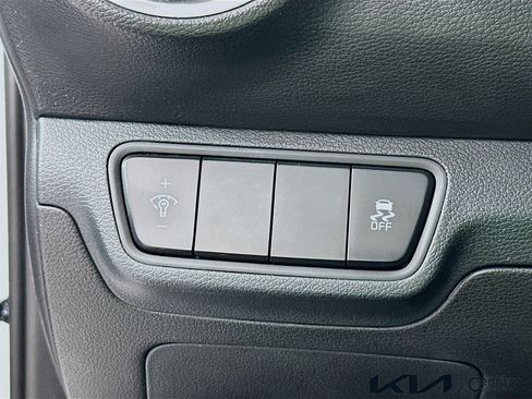 Certified 2023 Kia Forte LXS FWD image 10
