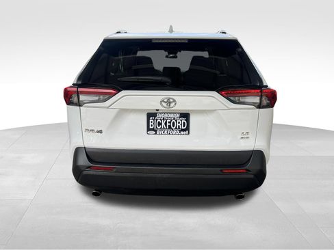 Used 2021 Toyota RAV4 LE AWD/4WD image 6