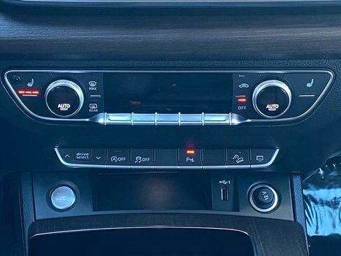 Used 2023 Audi Q5 2.0T Premium image 10