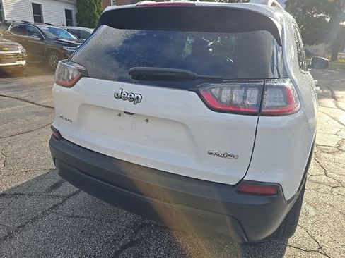 Used 2019 Jeep Cherokee Latitude w/ Cold Weather Group image 28