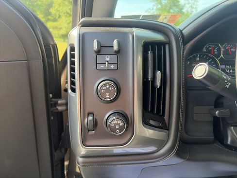 Used 2015 Chevrolet Silverado 1500 LTZ Z71 w/ LTZ Plus Package AWD/4WD image 22