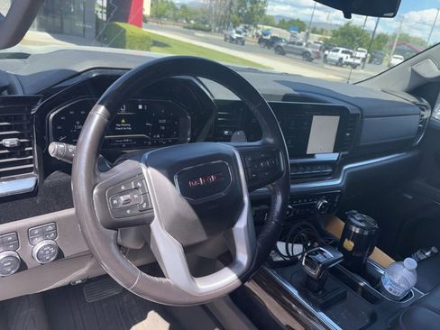 Used 2022 GMC Sierra 1500 Elevation w/ Elevation Premium Package AWD/4WD image 12