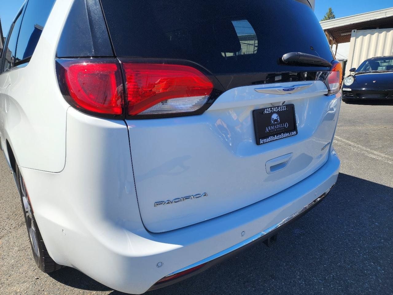 Used 2018 Chrysler Pacifica Limited w/ Advanced Safetytec Group FWD image 41