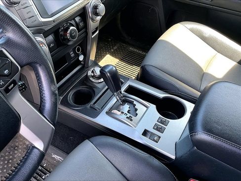 Used 2017 Toyota 4Runner SR5 Premium AWD/4WD image 16