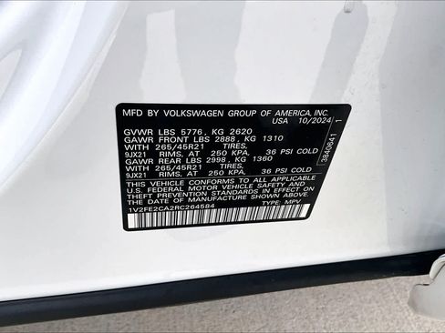 Used 2024 Volkswagen Atlas Cross Sport SEL Premium R-Line AWD/4WD image 32