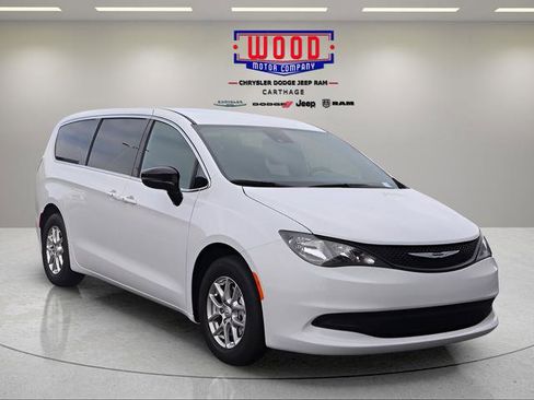 New 2026 Chrysler Voyager LX image 9