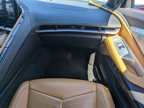 Used 2022 Chevrolet Corvette Stingray Preferred Cpe w/ Z51 Performance Package RWD image 17