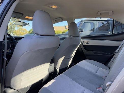 Used 2015 Toyota Corolla LE image 35