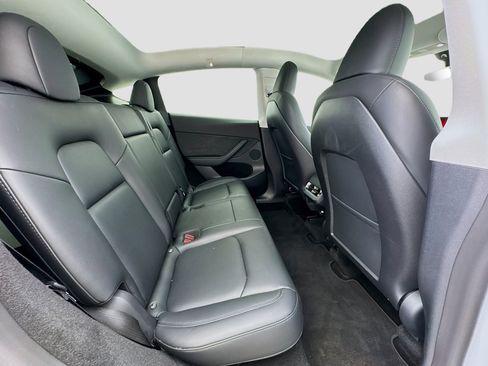 Used 2023 Tesla Model Y Long Range AWD/4WD image 19