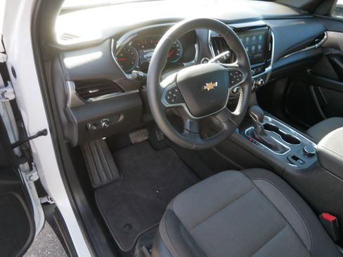 Used 2023 Chevrolet Traverse LT AWD/4WD image 19