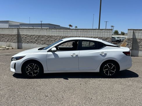 Used 2024 Nissan Sentra SV FWD image 2
