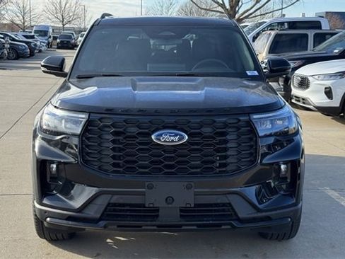 New 2026 Ford Explorer ST-Line w/ ST-Line Street Pack image 3